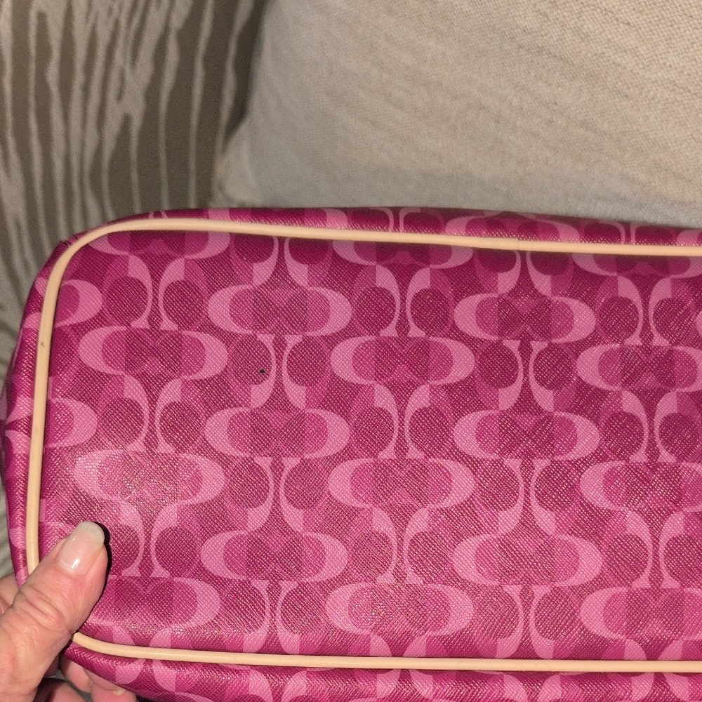Retired - Coach Peyton C Tote/Shoulder Bag In Pink, Magenta Signature C  F25522 - Picture 11 of 16